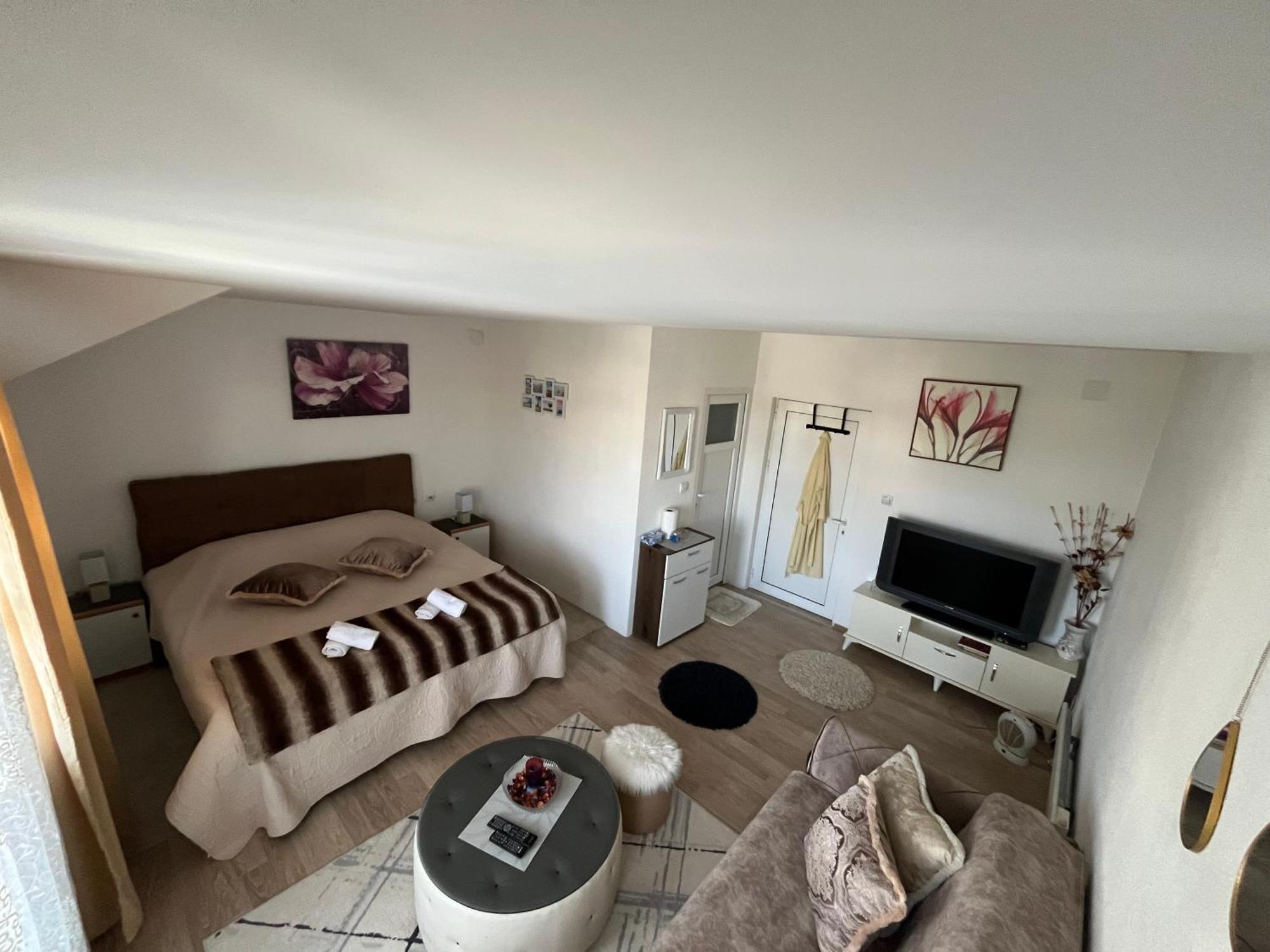 Prenociste Delija 020 Appartement Sjenica Buitenkant foto